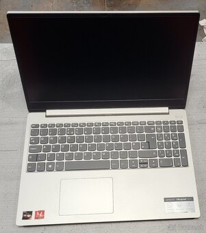Lenovo ideapad 330S - AMD Ryzen 7 | 20 gb RAM - 10