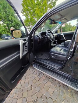Land Cruiser - 10