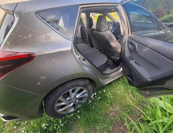 Toyota Auris 1.2T - 10