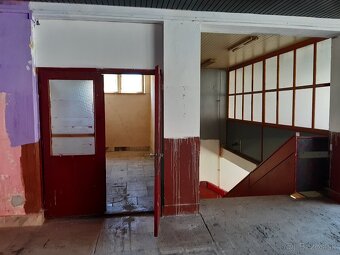 Bývalý Dom textilu na predaj - 10