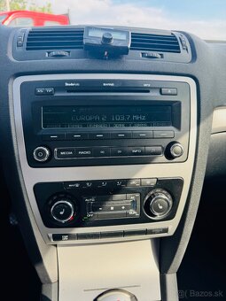 Škoda Octavia Combi 1.9 TDI PD 4x4 Elegance / Ťažné / - 10