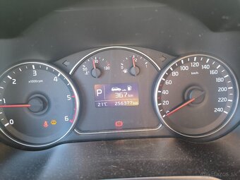 Kia carens - 10