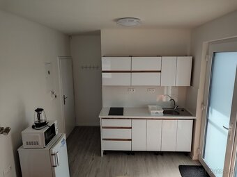 pri termálnom kúpalisku  3 izb. byt + garzónka v jednom  v - 10