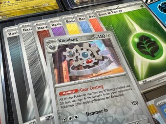 Pokemón MEGA balík (D): 100ks kariet v obaloch s EX + darček - 10