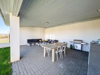 Moderná novostavba s pozemokom 673 m2 v Golianove - nízke me - 10