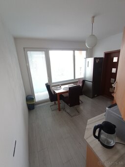 Prenájom 3 izbový byt - 10