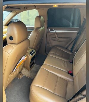 PORSCHE CAYENNE S - Black on Black - 10