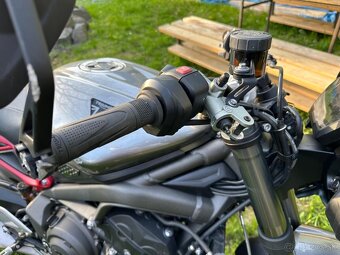Triumph speed triple 765rs - 10