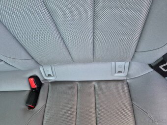 Audi A4 Avant 30 2.0 TDI Advanced S tronic - 10