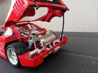 Bburago Ferrari F40 1/18 Červený - 10