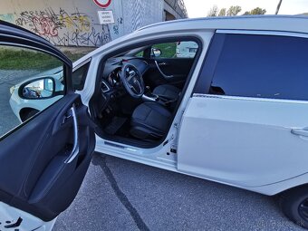 Opel Astra J LPG 1.4 103kw Sports tourer (combi) Cosmos - 10