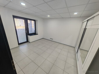 Prenájom 2 izbový byt v centre PB - 10