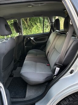 Toyota Rav4 2.0 D4-D 85kw Klimatronik,Ťažné zariadenie,Alu - 10