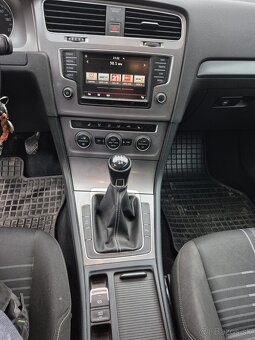 Volkswagen Golf Variant 2015 1.6TDI (porucha motora) - 10