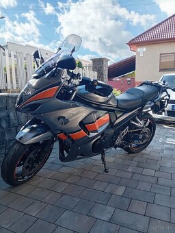Suzuki GSX 1250 FA - 10