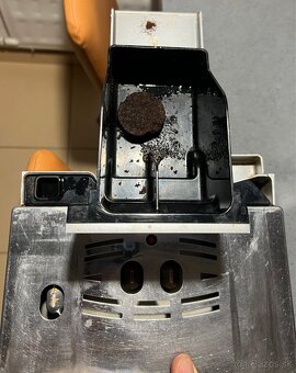 Automatický kávovar Delonghi Cappuccino ECAM 23.460.B - 10
