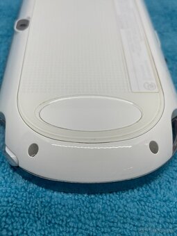 PS VITA PCH-1000 - OLED biela verzia 3. - 10