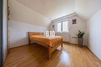 PONUKA uprostred VINOHRADU - dvojpodlažný rodinný dom s PEKN - 10