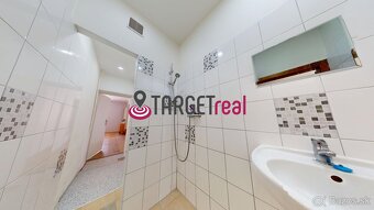 EXKLUZÍVNE: Veľký 2 izbový byt s balkónom a záhradou v centr - 10