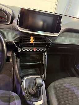 Peugeot 2008 1.2 PureTech, SR,1 maj - 10