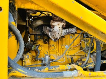 •JCB-3CX-Traktorbager - 10