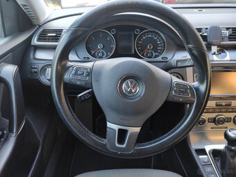 Volkswagen Passat Variant 2.0 TDI 4MOTION - 10