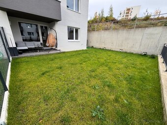 NOVÝ PEKNÝ 2i BYT 59 m2 SO ZÁHRADOU 74m2 a PARKOVACÍM MIESTO - 10