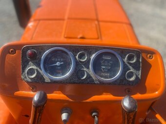 Pásový traktor Fiat455C - 10