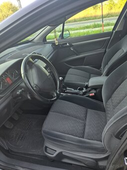 Peugeot 407 SW - 10