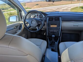 Mercedes B180 - 10