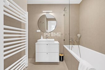 EXKLUZÍVNY 2i byt, PRÍSTAVNA,LOGGIA ,CHLADENIE,PARKING,Plyná - 10