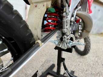 Unikatna Honda CR250R - 10
