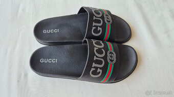 Šiltovka Puma Ferrari a Diesel a papuče Gucci - 10