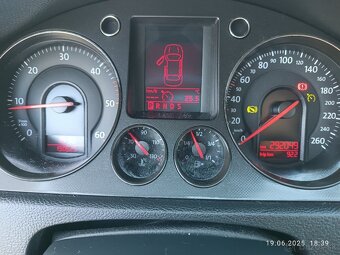 Volkswagen Passat B6 - 10