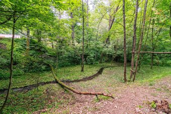 Pozemok v lone prírody s potôčikom– ideálny pre vašu vysníva - 10