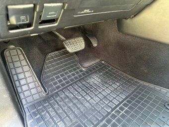 Toyota Land Cruiser Premium 200 - 10