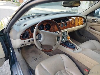 Jaguár XK8 4.0i v8 - 10