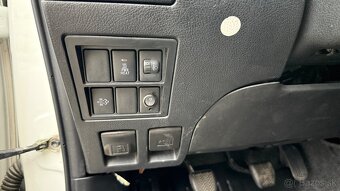 Toyota Hilux DC 2.4 I D-4D Live 4x4 - 10