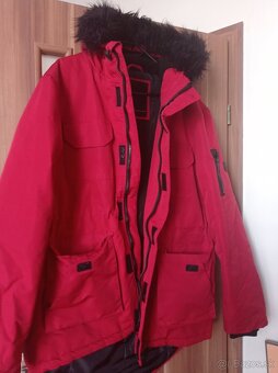 Predám 4 zimné bundy - 10