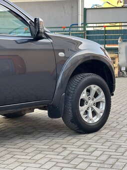Mitsubishi L200 - 10