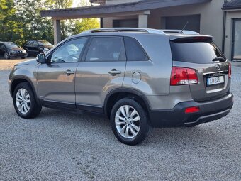 KIA SORENTO 2,2CRDi 4x4 7.MIESTNE - 10