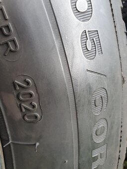 Predám zimné pneu značky Dunlop 205/60 - 10