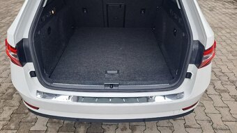 SKODA SUPERB COMBI 2.0 TDI DSG NAVI LED 2018 - 10