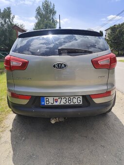 Predaj Kia Sportage SL 4WD 2,0 CRDI EX+XENÓN+ŤAŽNÉ - 10