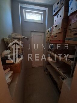 Na predaj nebytový priestor / obchod v centre Plešivca - 10