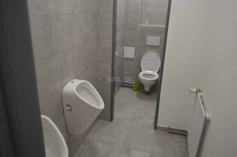 Kancelária s kuchynkou a parkovaním na prízemí - 10