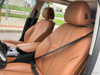 BMW 540i xDrive - 10