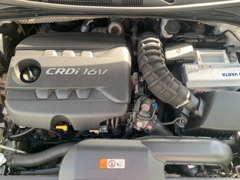 Predám Hyundai i40 combi 1.7 TDi 100kw Rok 2012 - 10