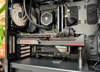 Ryzen 7 5800X3D\32GB\RX 7900XTX\SSD\850W Zdroj - 10