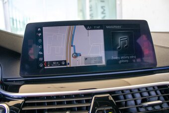 BMW Rad 5 M550i xDrive A/T - 10